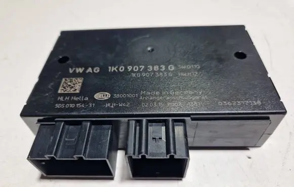 Volkswagen Touran II Tow bar trailer control unit/module 1K0907383G 3B001001