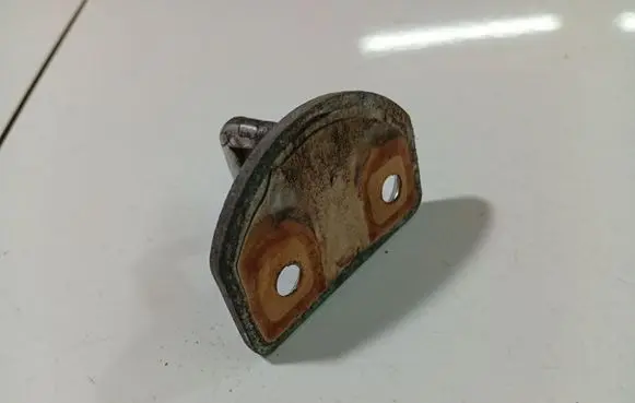 Renault Clio III Rear door lock loop/hook striker