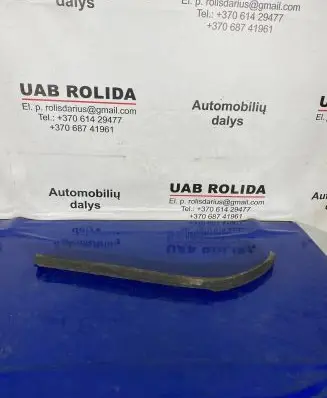 Opel Zafira B Front bumper lip 13247303