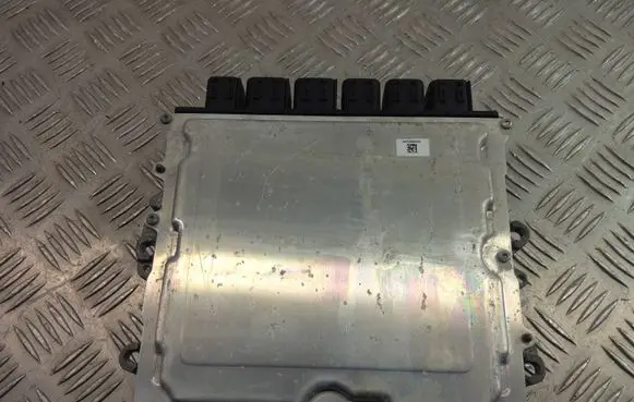 BMW X3 G01 Engine control unit/module 9896978