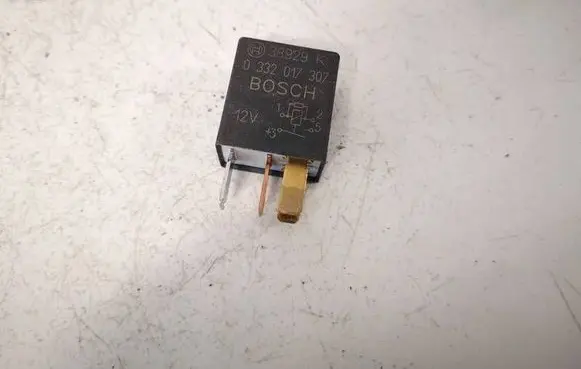 Toyota Avensis T250 Other relay 9008087013