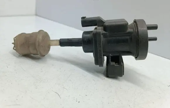 Mercedes-Benz A W168 Turbo solenoid valve A0005450427 0005450427