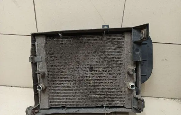 Engine oil radiator