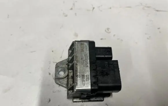 BMW X1 F48 F49 Glow plug pre-heat relay 8514120