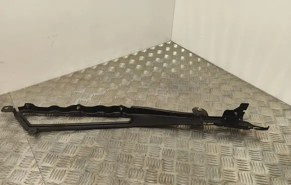Renault Espace V (RFC) Fender mounting bracket