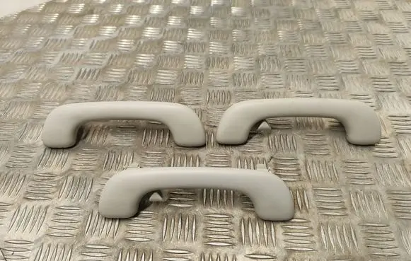 Nissan Qashqai+2 A set of handles for the ceiling 8200000099
