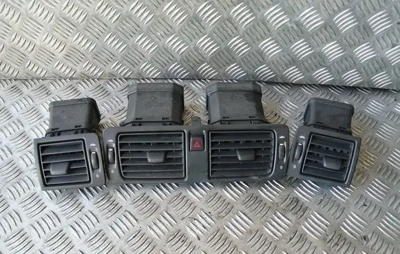 Volvo V50 Dash center air vent grill 30722777 30715099 30715098