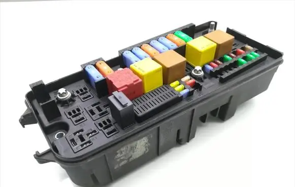 Opel Vectra C Fuse module 13241892 519175509