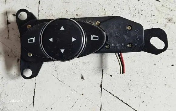 Mercedes-Benz E W211 Wing mirror switch 2118215779 03211035