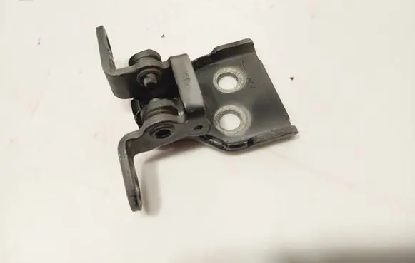BMW 5 E39 Front door upper hinge 084TXA4E