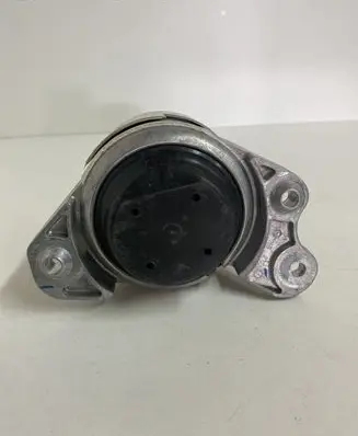 Mercedes-Benz C W205 Engine mount bracket A2052404900