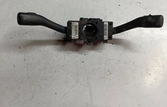 Wiper turn signal indicator stalk/switch