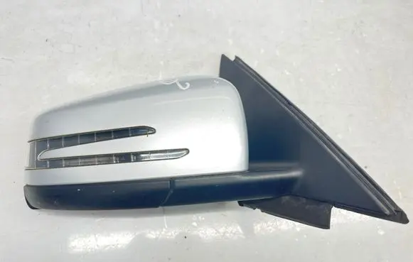 Mercedes-Benz C W204 Front door electric wing mirror A2048110898