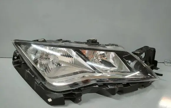 Seat Leon (5F) Headlight/headlamp 5F0807890