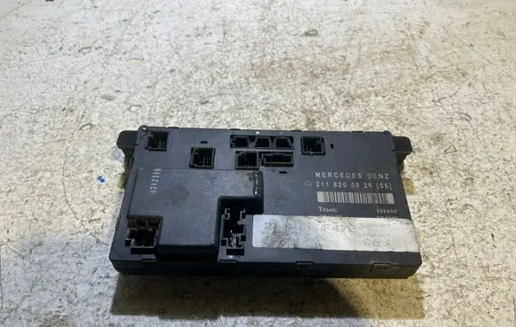 Mercedes-Benz E W211 Door control unit/module 2118200626 356804 8204589