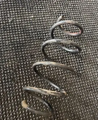 Volkswagen Jetta VI Front coil spring