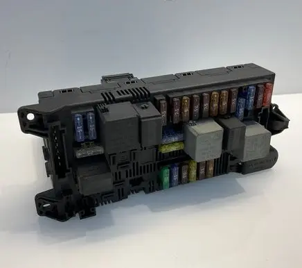Mercedes-Benz E W211 Fuse module 2115453801 A2115453801