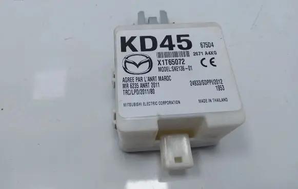 Mazda CX-5 Antenna control unit X1T65072