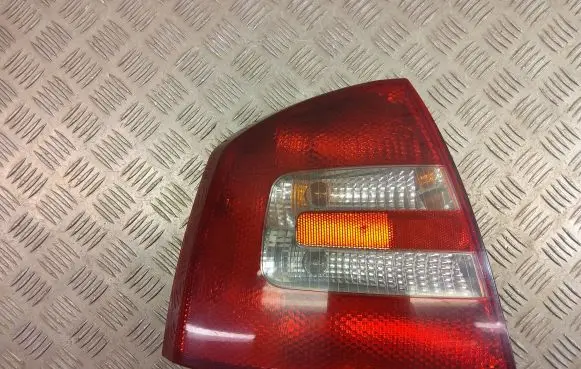 Skoda Octavia Mk1 (1U) Rear/tail lights 1Z5945111A 1Z5945095A VP4SHX13405A