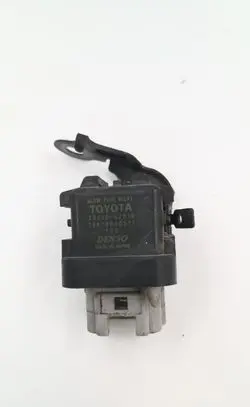 Toyota Auris 150 Glow plug pre-heat relay 2861067010