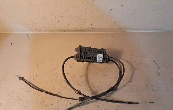 BMW X6 M Hand brake control module 6850289