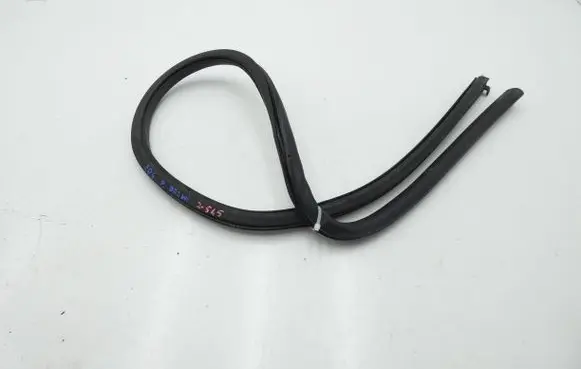 Volkswagen Eos Front door rubber seal 1Q0867912B