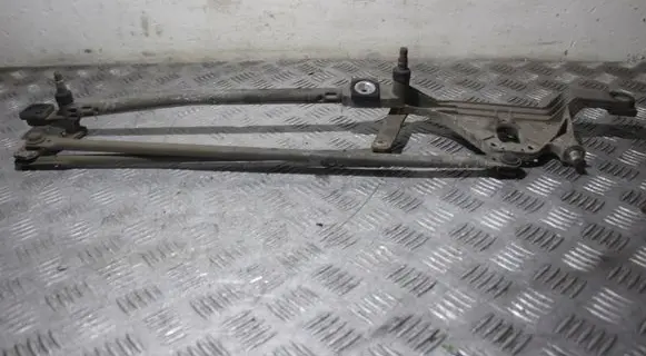 Ford Focus Front wiper linkage 