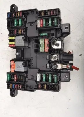 Mercedes-Benz GLA H247 Fuse box set A1779061102