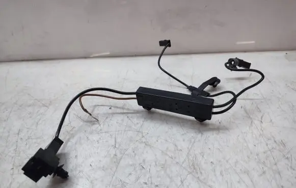 Mercedes-Benz CLS C218 X218 Aerial antenna amplifier A2128704589