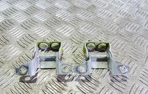 Mazda 6 Loading door hinge set 