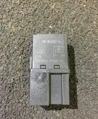 Mitsubishi Carisma Other relay mb9533821l siemens-a1001-x7