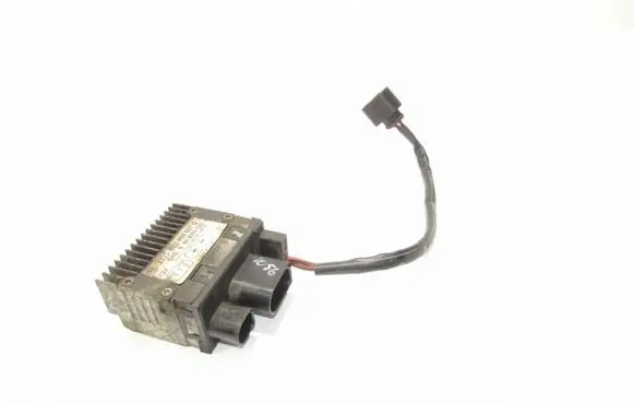 Volkswagen Golf V Fan control module 8E0959501Q