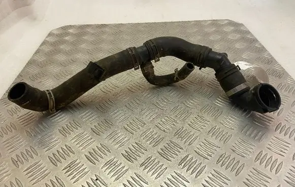 Land Rover Discovery 5 Engine coolant pipe/hose HPLA8286DA
