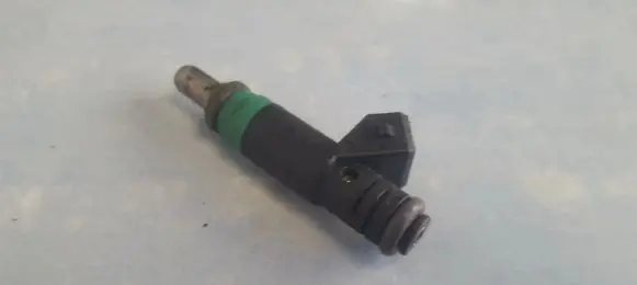 Volvo S40, V40 Fuel injector 97mf9f593bc 97mf-9f593-bc