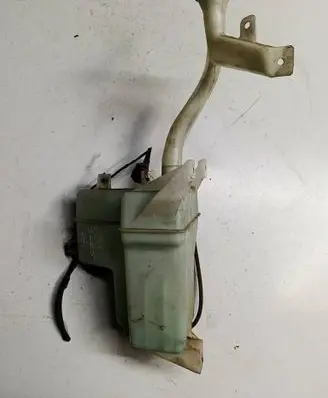 Suzuki SX4 S-Cross Windshield washer fluid reservoir/tank 321181861
