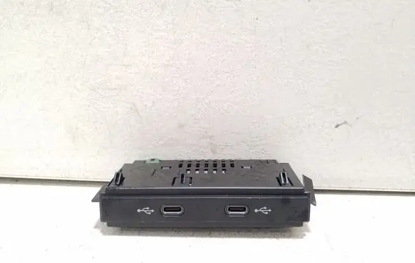 Volkswagen Tiguan USB socket connector 5NA035736