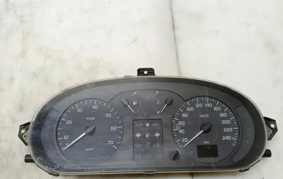 Speedometer (instrument cluster)