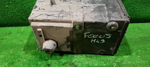 Ford Focus Battery box tray AM5110723AD