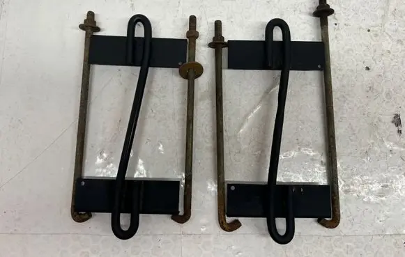 Mitsubishi Pajero Battery bracket 