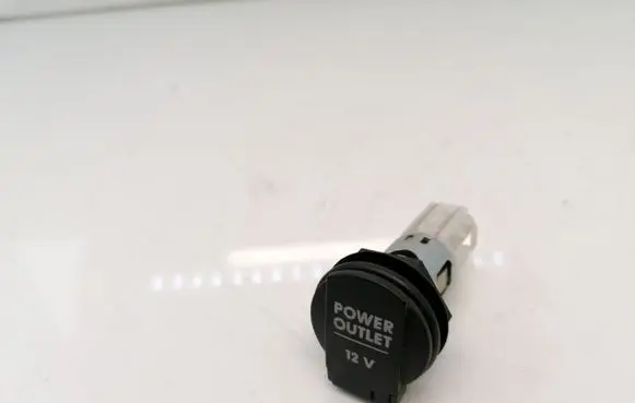 Volkswagen PASSAT B5.5 12 V Socket (rear) 