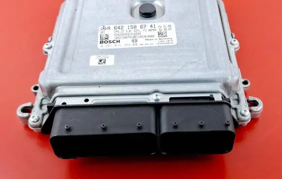 Mercedes-Benz E W211 Engine control unit/module ECU A6421586741