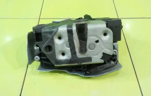 Ford Transit Courier Front door lock BM5AA26413BG XP228