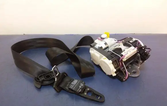 Audi A8 S8 D4 4H Front seatbelt 4H0857706D