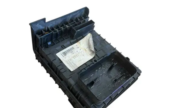 Volkswagen Caddy Fuse module 2K0937804E