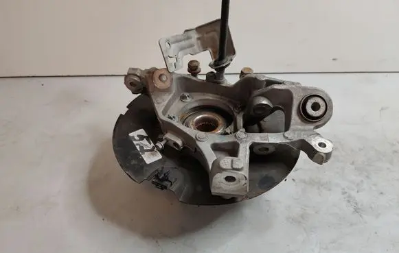 Dodge Challenger Rear wheel hub H8225 9592AF