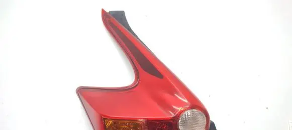 Nissan Juke I F15 Rear/tail lights