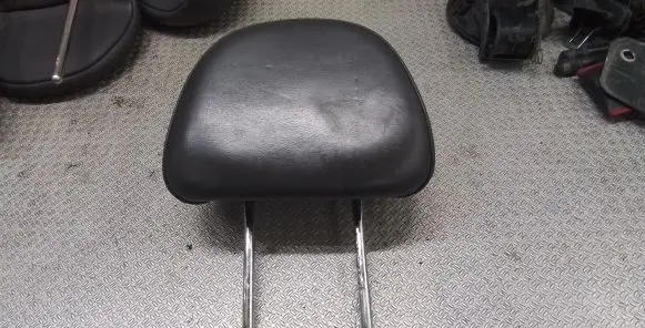 Mini One - Cooper R50 - 53 Rear seat headrest