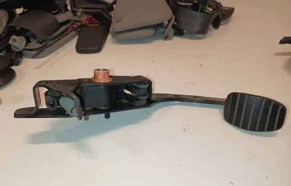 Renault Clio II Clutch pedal 