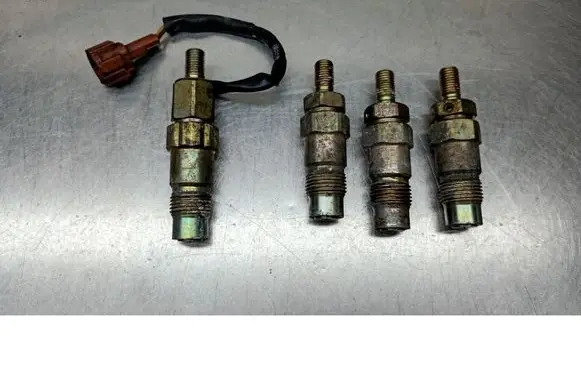 Nissan Almera Fuel injectors set 86325A1032