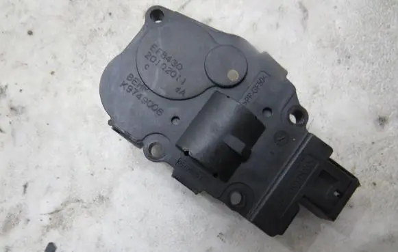 Mercedes-Benz C W204 A/C air flow flap actuator/motor GMAUTO4574097
